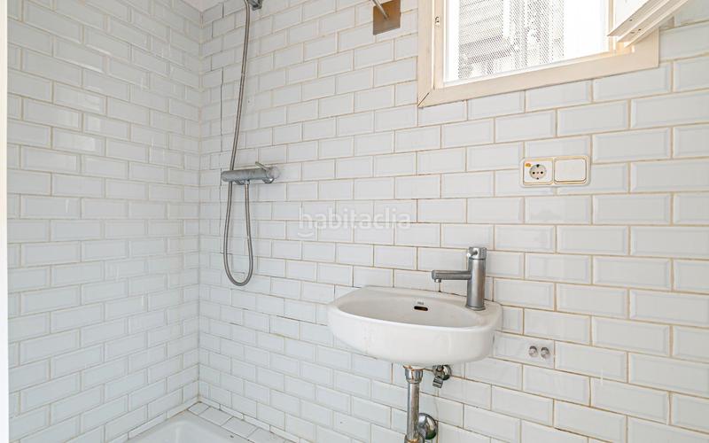 Foto 36fd38fa-d46d-47c1-9e9d-6544b6760325. Piso en Raval Barcelona