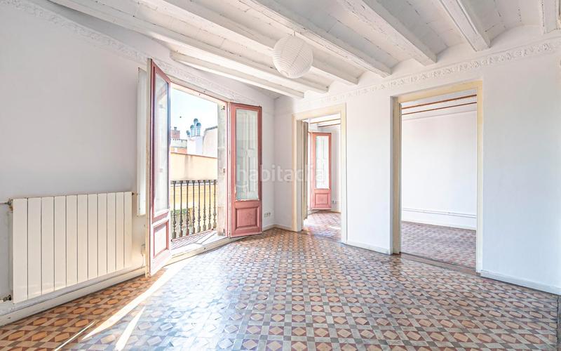 Foto a381dfab-900f-43d5-bd83-a731046e5a7c. Piso en Raval Barcelona