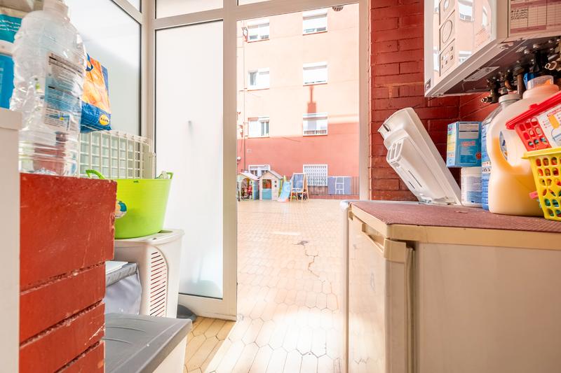 Foto 15ff35ad-13a3-4997-a51b-14c82167748a. Piso super terraza en meridiana! en Prosperitat Barcelona