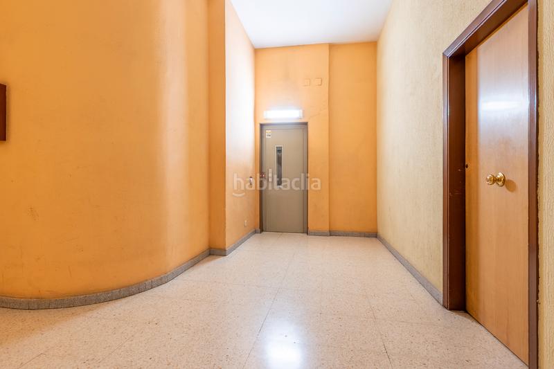 Foto cd8ba792-20ac-49a6-97ea-baf057cfc7ce. Piso super terraza en meridiana! en Prosperitat Barcelona