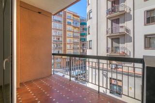 Etagenwohnung  Carrer de valència. Piso reformado en c/ valencia