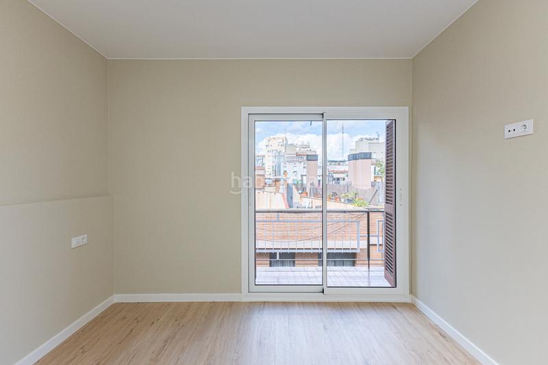 Foto 175534e7-e3cb-470c-a3ff-c7658635c574. Piso planta alta reformada a estrenar ¡ en Sants Barcelona