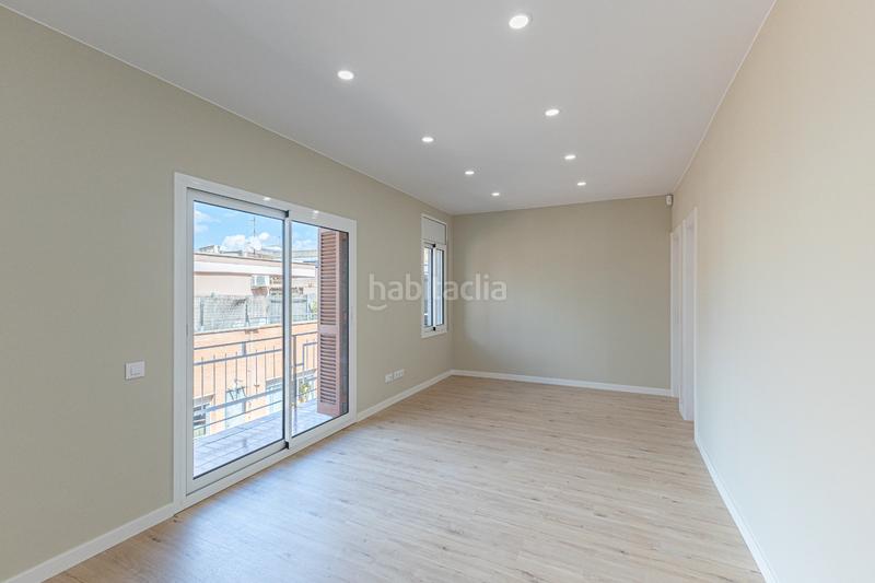 Foto c955ec33-2f48-46fd-b475-59c816619599. Piso planta alta reformada a estrenar ¡ en Sants Barcelona