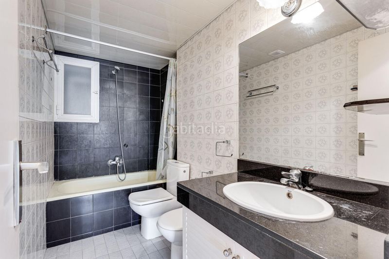 Foto 1db97335-bd4d-433a-aa82-44287d914876. Pis a Sagrada Família Barcelona