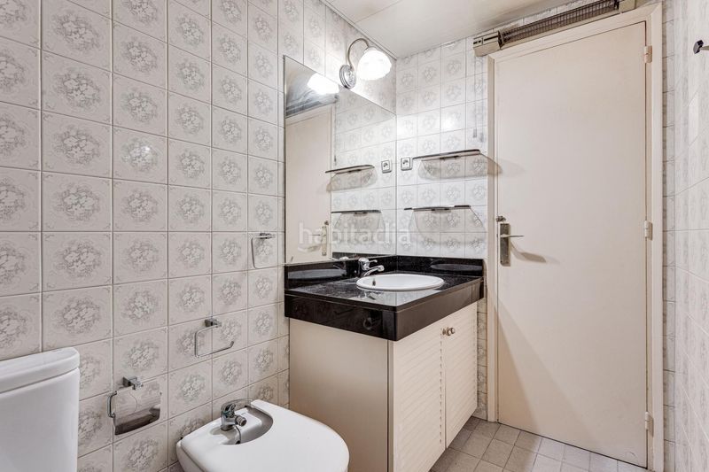 Foto 7d3fc1c8-6575-478f-980d-3ba48c2478a4. Pis a Sagrada Família Barcelona