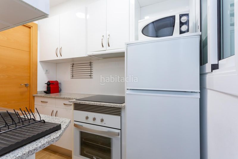 Foto f6658d6f-2b89-4b9e-9d06-20de27d2ab57. Pis amb calefacció a Sant Antoni Barcelona