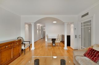 Appartement  Gran via de les corts catalanes. Amplio en planta alta ¡