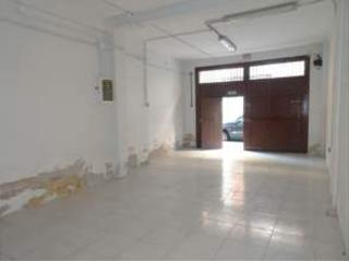 Rent Business premise in Llano. Local