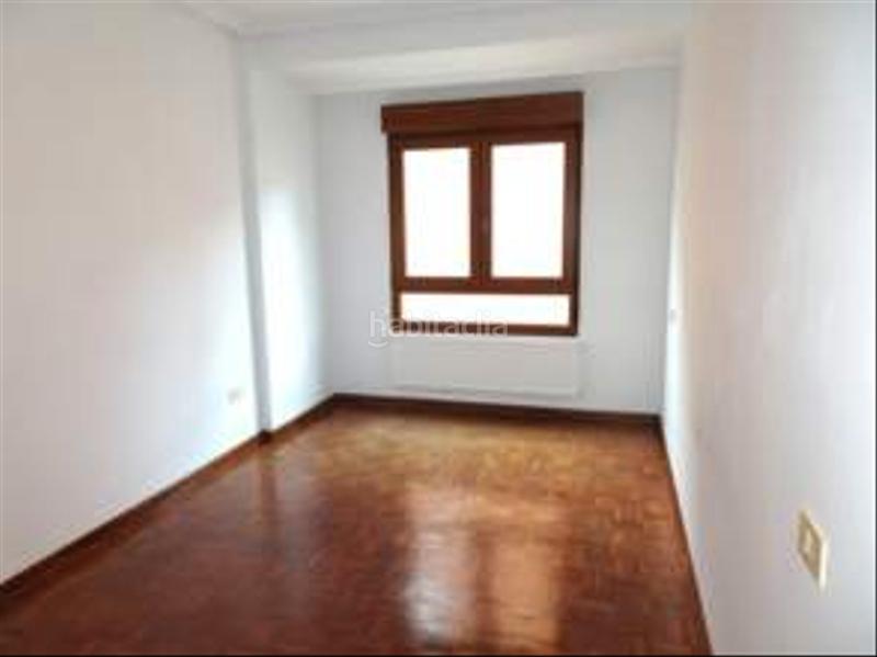 Foto 8bd9fb56-0b45-4a6f-9e6b-289d5d899972. Alquiler piso oportunidad en El Coto Gijón