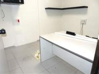 Rent Office space in Llano. Bajo