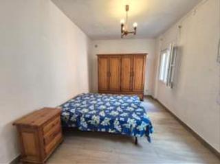 Location Appartement à La Calzada. Economico