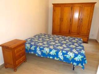 Miete Etagenwohnung in Laviada. Economico