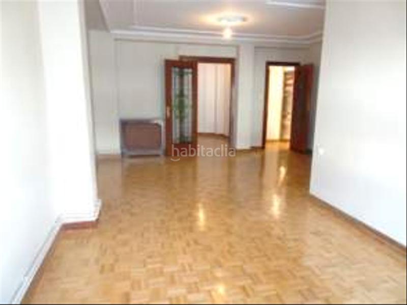 Foto ee1b2509-df21-4a2c-b462-e2c751b86a9d. Lloguer pis amb calefacció a Centro Gijón