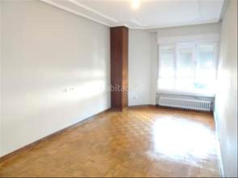 Foto f2bf8eeb-ab77-40e9-93d9-cf22de00b7ba. Lloguer pis amb calefacció a Centro Gijón