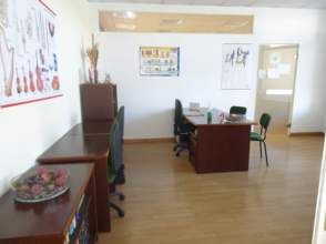 Rent Office space in El Natahoyo. Oficina