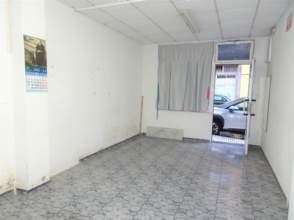 Lloguer Local Comercial a Ceares. Local