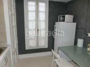 Foto 42fd7416-f90f-45a4-92cd-352b122c2531. Rent flat in Centro Gijón