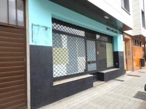 Lloguer Local Comercial a Ceares. Local