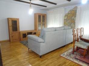 Miete Etagenwohnung in Ceares. Amplio
