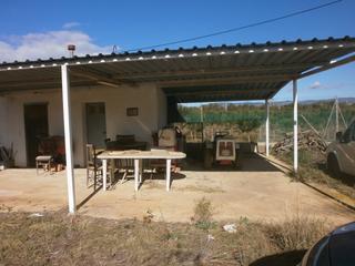 Finca rústica a Cambrils Port. Finca rústica con casa de 25m2