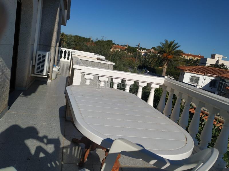 Foto f5fbf328-7a69-4899-83c0-0ce9d46b482b. Chalet with fireplace in Platja de Mont-roig Mont-roig del Camp