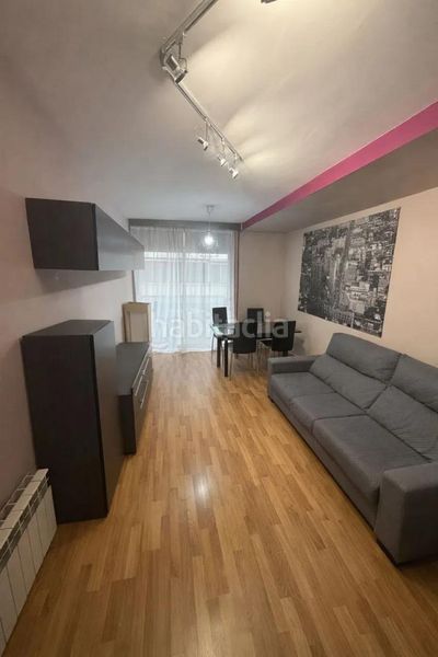 Foto ef4a2f3f-f25c-440e-8d32-f510aa3f4e26. Pis amb aparcament a Centre Reus
