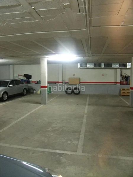 Foto 8303c146-afe4-41db-9f1a-57711ffb47c8. Aparcament cotxe a Centre Reus