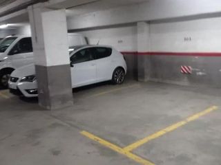 Car parking  Avinguda de marià fortuny