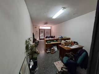 Business premise in Riera de miró 61b