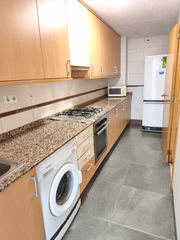 Etagenwohnung in Carrer del monestir de ripoll 10