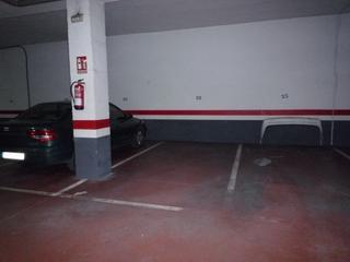 Parking voiture à Calle ávila 17. Plaza de garaje en calle avila 17, acceso por francisco javier d