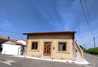 Casa en Corvera de Asturias. Venta. casa independiente con patio, en fafiln. trasona. 2 gara