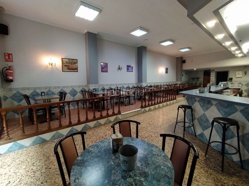 Foto c56452d8-4955-48c2-acbb-9a8f7e3a12d9. Local comercial a Versalles Avilés