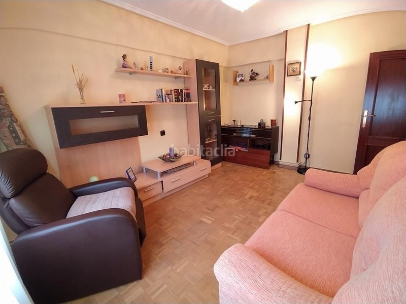 Foto 14e3b25d-754a-4165-bf0f-ea9eb05ce8e2. Flat with heating in Versalles Avilés