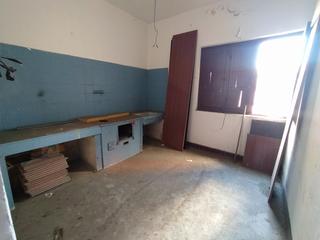 Pis en Villalegre - La Luz. Venta. edificio de planta baja, piso, buhardilla y patio, en el