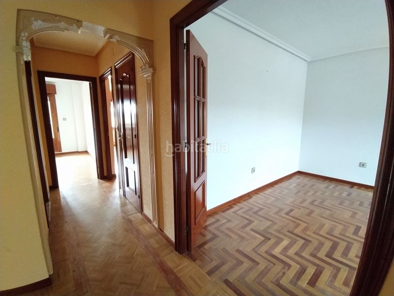 Foto 819745d1-abcf-42b0-9947-98e05feef7da. Piso venta. piso en puerta de la villa.102mts. construidos. 3 dormitorios, salóncomedor, cocina, 2 baños, despensa y una terraza. en Avilés