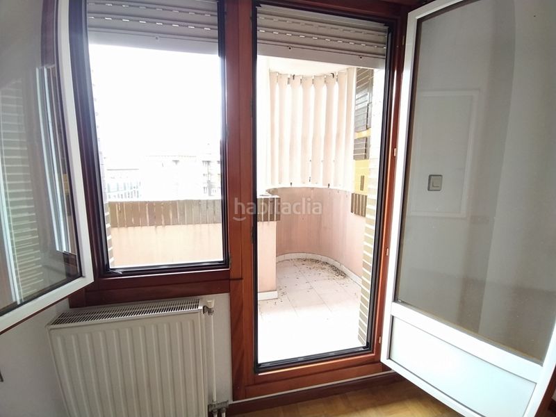 Foto b7c8674a-3878-45ae-8141-0331beefb23b. Piso venta. piso en puerta de la villa.102mts. construidos. 3 dormitorios, salóncomedor, cocina, 2 baños, despensa y una terraza. en Avilés