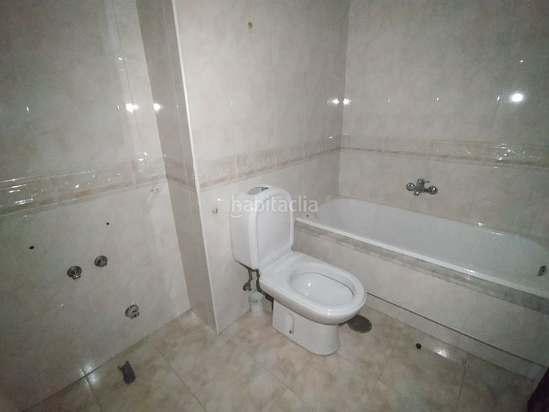 Foto d0cf0043-86be-4bd2-8df1-e229711b9cbc. Piso venta. piso en puerta de la villa.102mts. construidos. 3 dormitorios, salóncomedor, cocina, 2 baños, despensa y una terraza. en Avilés
