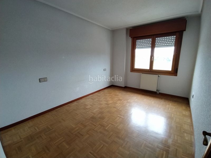 Foto d1133da9-8dd2-47ee-aff6-dcffaf739d85. Piso venta. piso en puerta de la villa.102mts. construidos. 3 dormitorios, salóncomedor, cocina, 2 baños, despensa y una terraza. en Avilés