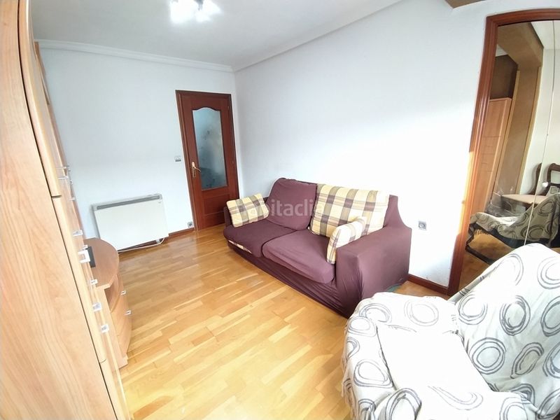 Foto 5aa8a0e1-a4df-4860-9827-de6607c1634c. Pis amb calefacció a Versalles Avilés