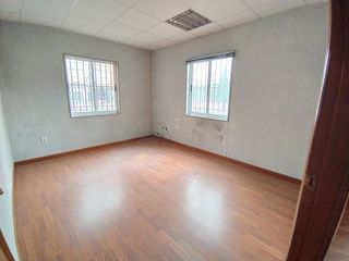 Local Comercial en Versalles. Venta. local en versalles. zona comercial. muy luminoso.