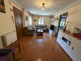 Appartamento in Llaranes. Venta. piso en llaranes. reformado. 1ª planta. 3 dormitorios, sa