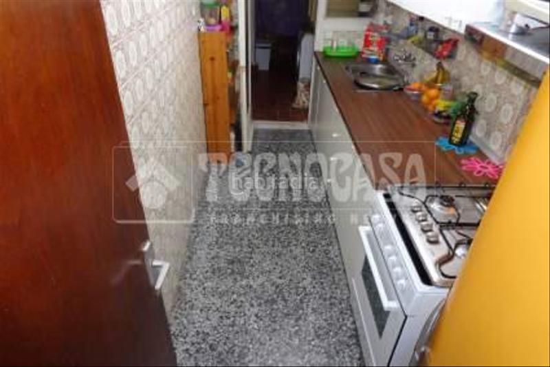 Foto f8b6dbe8-c383-4cff-95b5-edba76576011. Piso  en venta en Baix Guinardó Barcelona