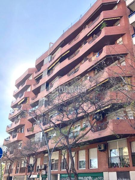 Foto f0396c46-c220-40e0-956b-f277e3e994ad. Piso  en venta en Baix Guinardó Barcelona