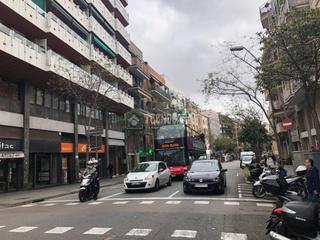 Rent Business premise in Baix Guinardó. Tienda en alquiler en barcelona