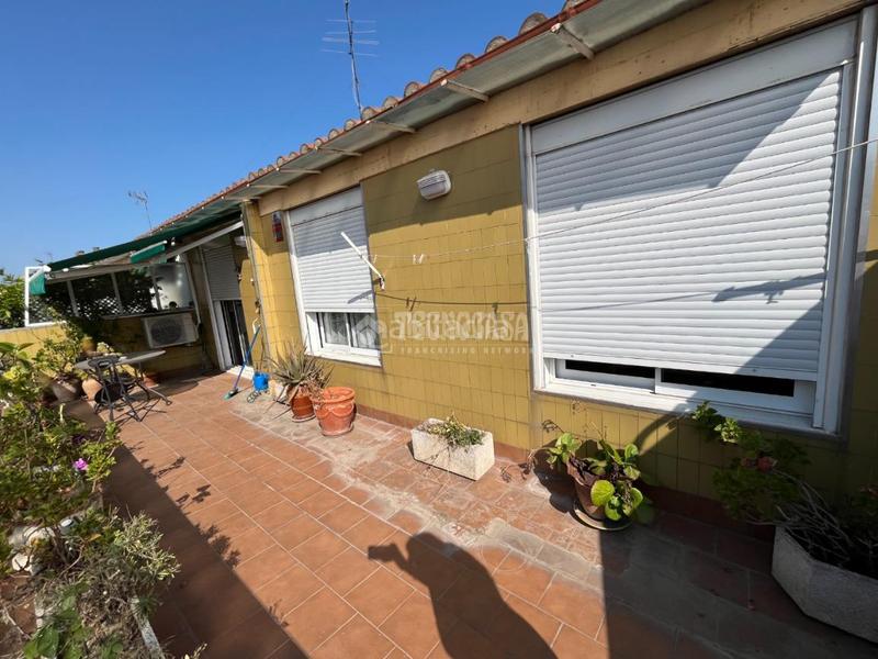 Foto 3501b8dc-0682-400c-ae0e-2eae9e7a899c. Ático  en venta en Baix Guinardó Barcelona