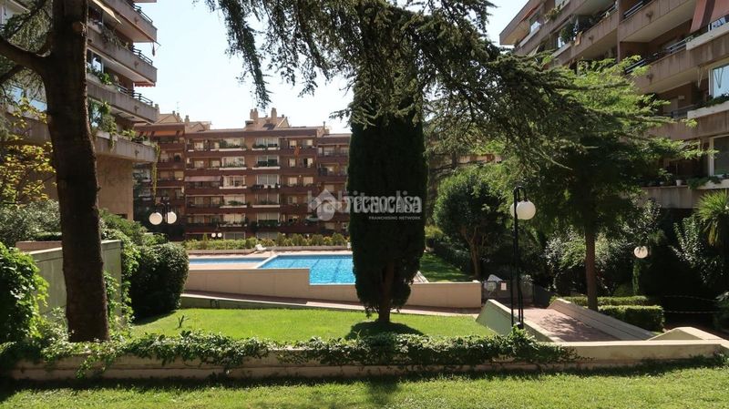 Foto 1a2f991e-de1e-4262-a95a-e780d58fc5c4. Pis amb piscina a La Salut Barcelona
