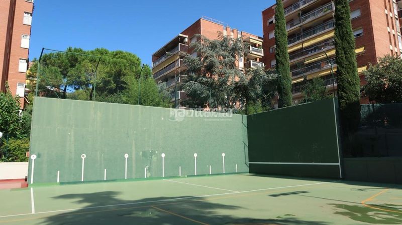 Foto 410cda74-bdf2-4ae1-93c6-501b4d9b0f9d. Pis amb piscina a La Salut Barcelona