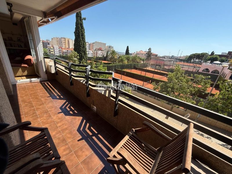 Foto be92d8c6-7ab1-4661-a24e-ee384b4bf821. Pis amb piscina a La Salut Barcelona