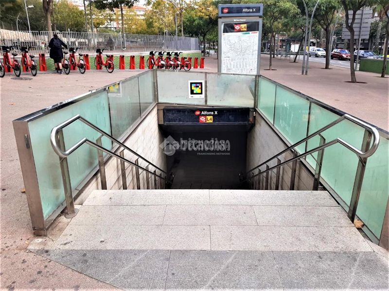 Foto d9d575ec-db2c-4fa0-95a8-bbb1d304b191. Pis a Can Baró Barcelona